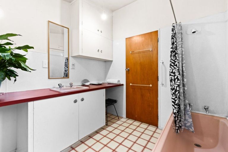 Photo of property in 12 Saint Hill Lane, Havelock North, 4130