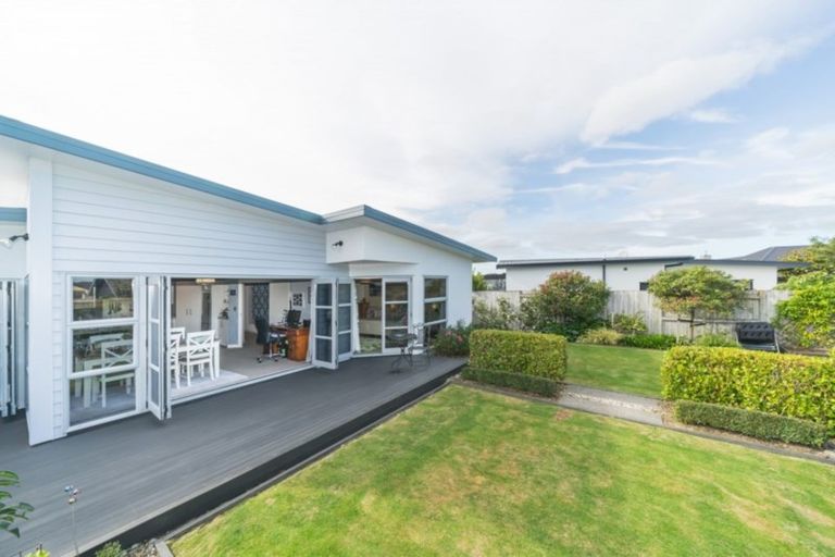 Photo of property in 3 Manhattan Court, Kelvin Grove, Palmerston North, 4414