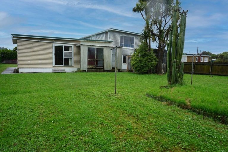 Photo of property in 14 Otereo Street, Hokio Beach, Levin, 5571