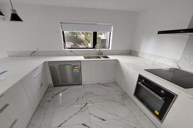 Photo of property in 1/339 Pakuranga Road, Pakuranga Heights, Auckland, 2010