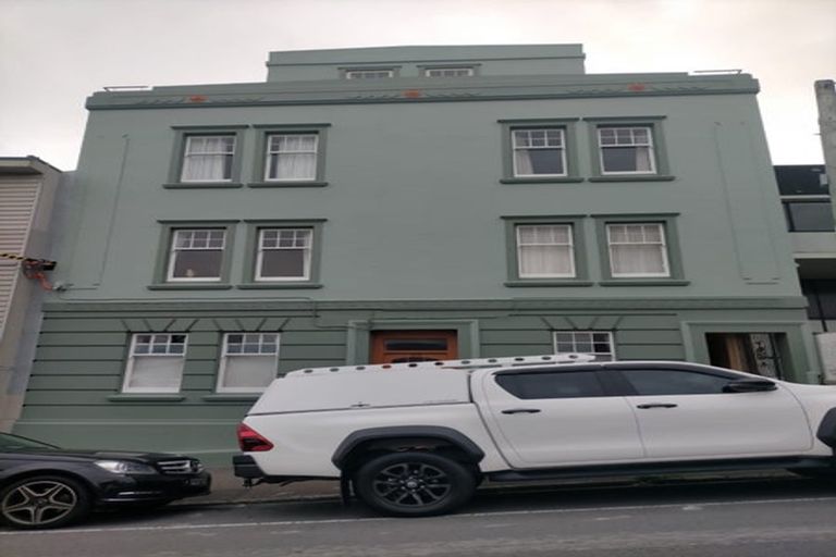 Photo of property in Chatsworth Flats, 5/23 Pirie Street, Mount Victoria, Wellington, 6011