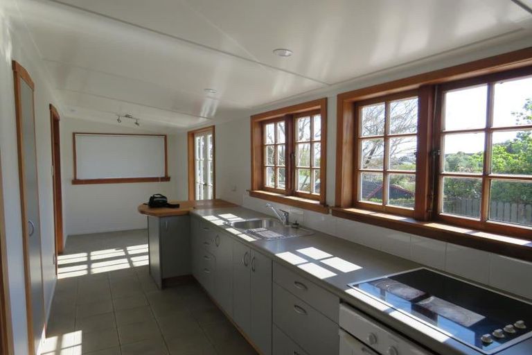 Photo of property in 83 Mangorei Road, Strandon, New Plymouth, 4312
