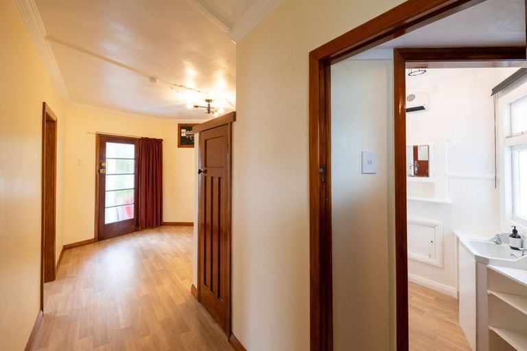 Photo of property in 19 Page Street, Stratford, 4332