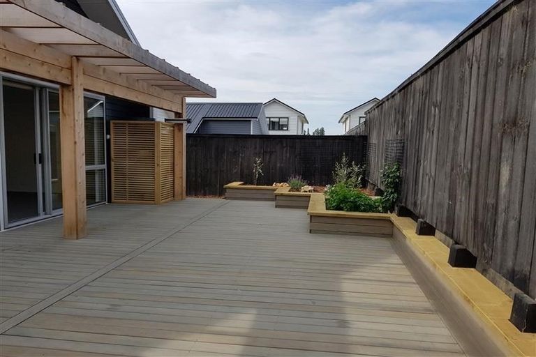 Photo of property in 7 Touhou Road, Hobsonville, Auckland, 0618