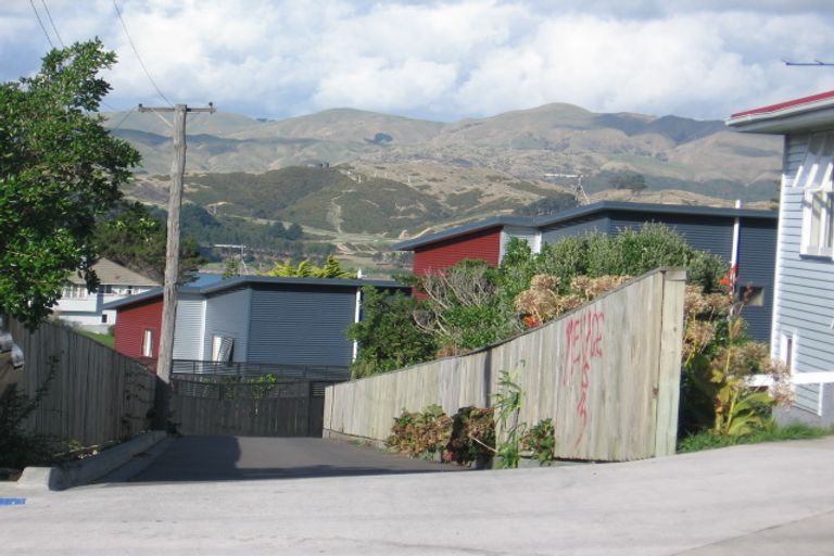 Photo of property in 5 Pikarere Street, Titahi Bay, Porirua, 5022