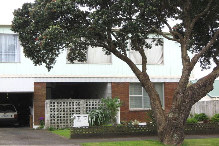 Photo of property in 2/80 Whiteley Street, Moturoa, New Plymouth, 4310