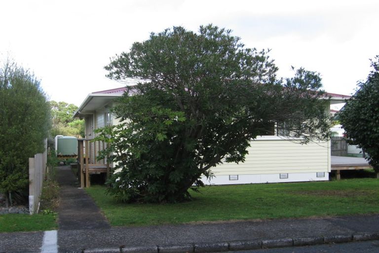 Photo of property in 32 Hereford Street, Te Atatu Peninsula, Auckland, 0610