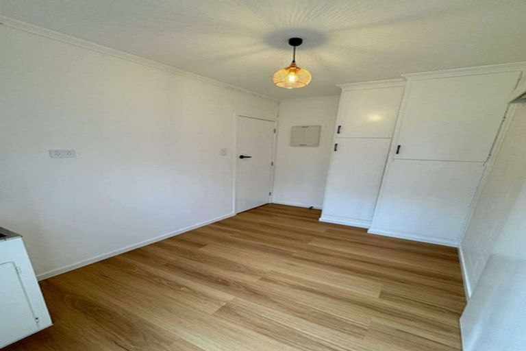 Photo of property in 3 Hartley Terrace, Massey, Auckland, 0614