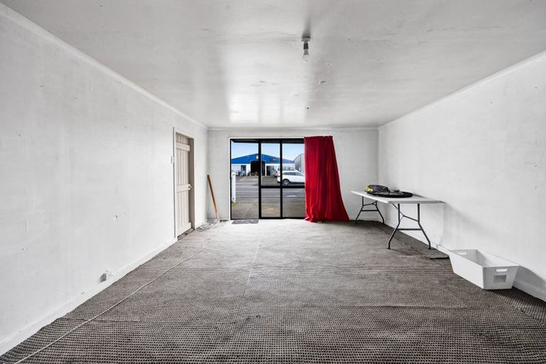 Photo of property in 74 Union Street, Hawera, 4610