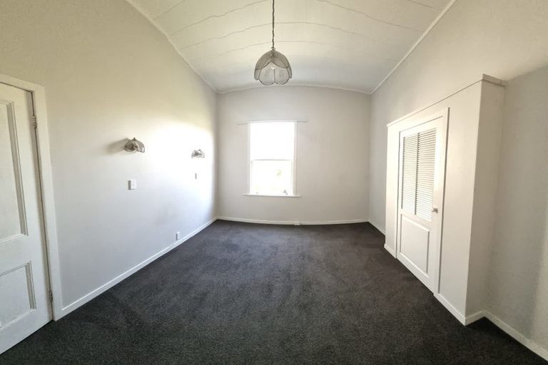 Photo of property in 10 Chesterton Street, Johnsonville, Wellington, 6037