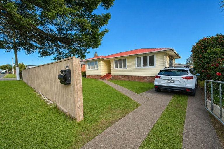 Photo of property in 156 Russell Road, Manurewa, Auckland, 2102