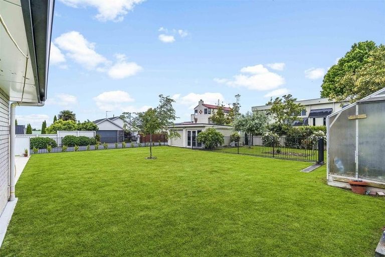 Photo of property in 92 Beerescourt Road, Beerescourt, Hamilton, 3200