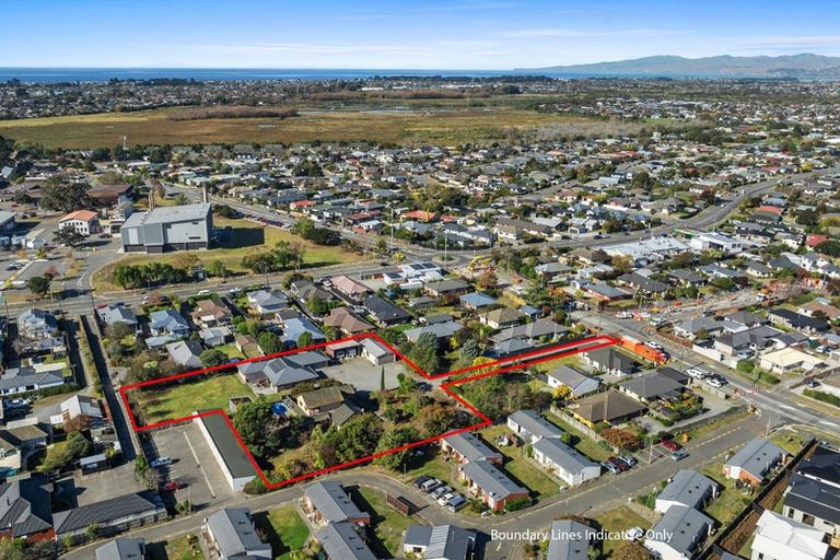 Photo of property in 217 Mairehau Road, Burwood, Christchurch, 8083