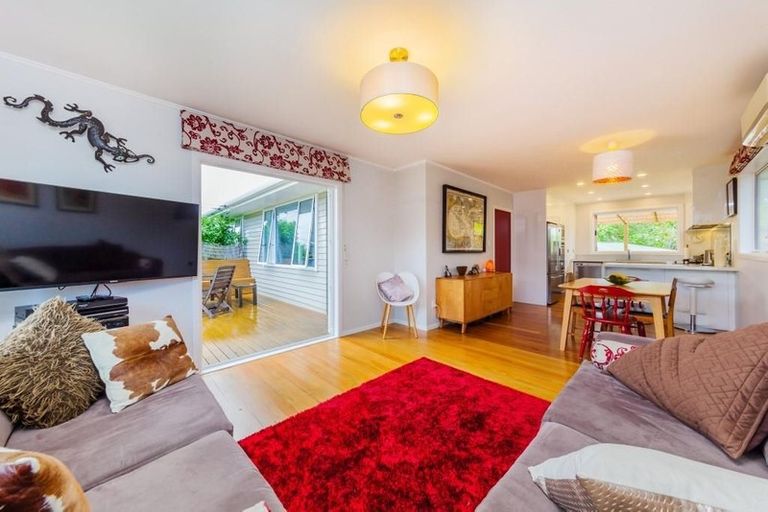 Photo of property in 19 Koru Street, Mangere Bridge, Auckland, 2022