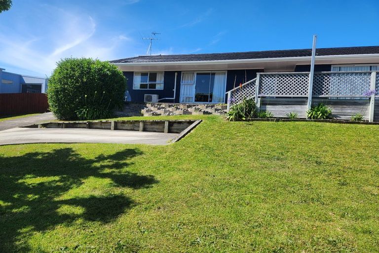 Photo of property in 8a Mccrystal Avenue, Bucklands Beach, Auckland, 2012