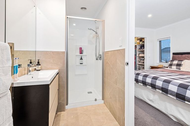 Photo of property in 3 George Mcwhirter Avenue, Massey, Auckland, 0614