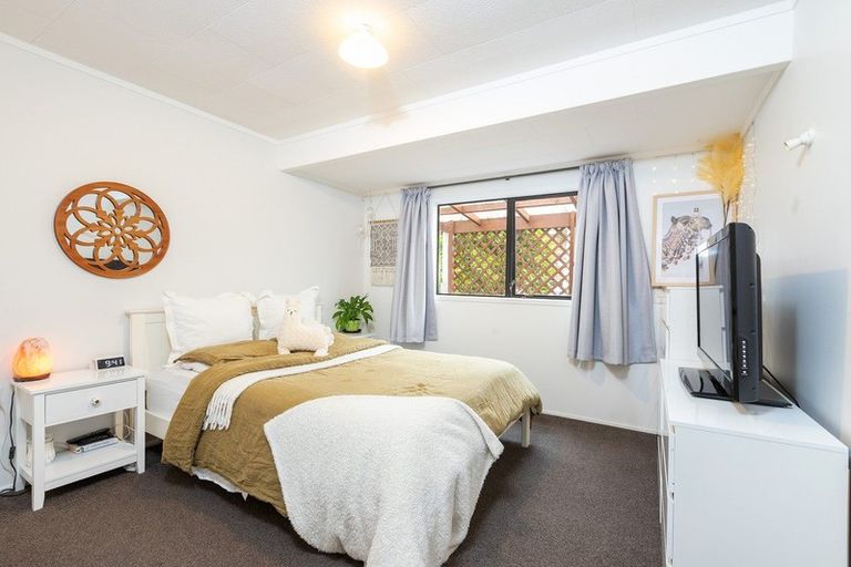 Photo of property in 6 Rautawhiri Road, Helensville, 0800