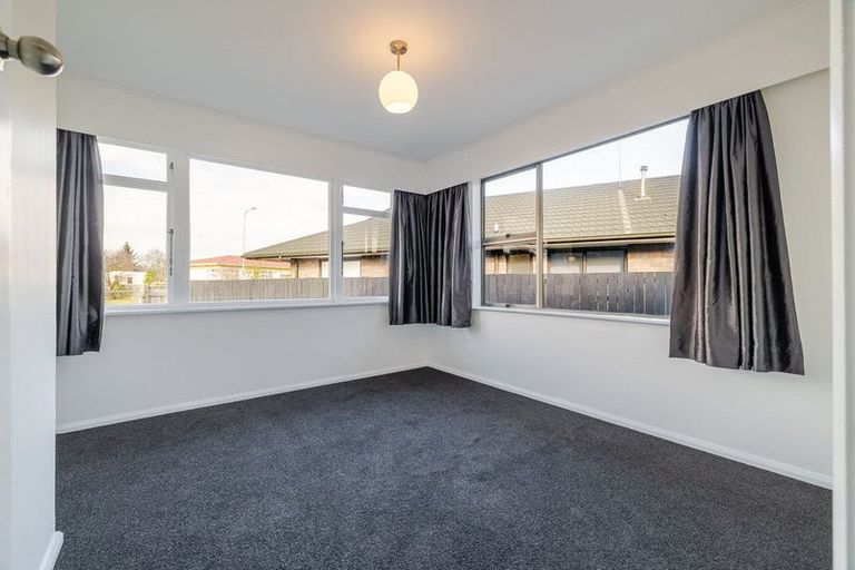 Photo of property in 37 Rewa Street, Takaro, Palmerston North, 4412