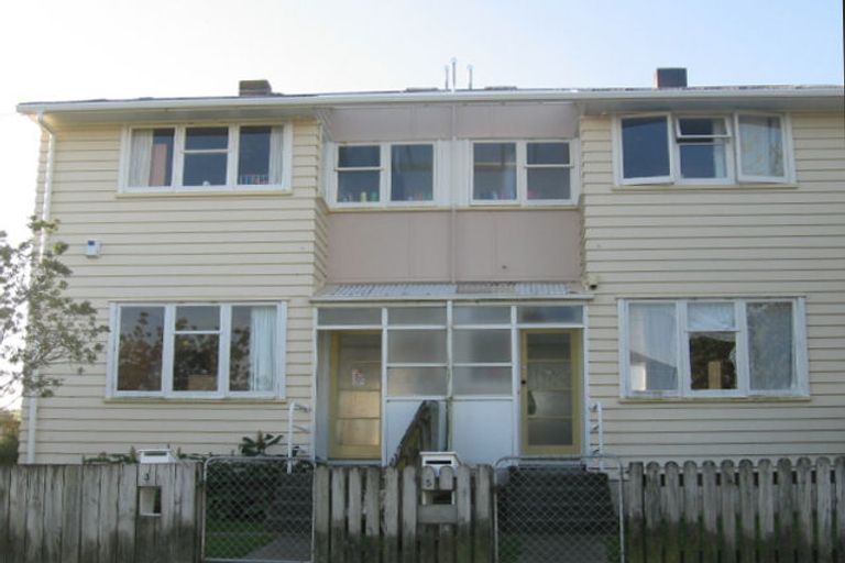 Photo of property in 3-15 Esk Place, Cannons Creek, Porirua, 5024