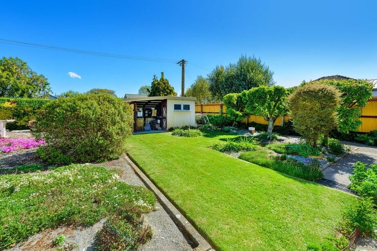 Photo of property in 36 Aorangi Road, Bryndwr, Christchurch, 8053