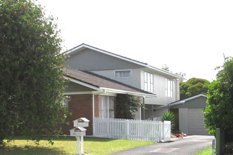 Photo of property in 6 Tanoa Place, Glendene, Auckland, 0602