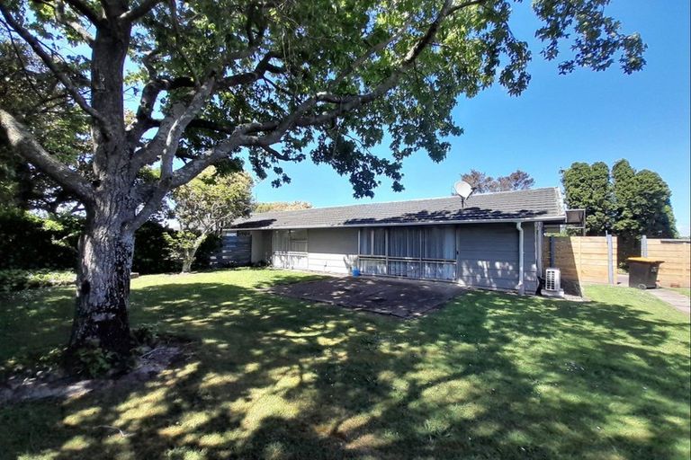 Photo of property in 32a Dunk Place, Milson, Palmerston North, 4414
