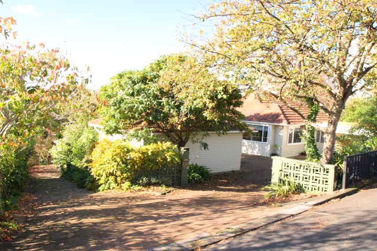 Photo of property in 60a Pah Road, Cockle Bay, Auckland, 2014