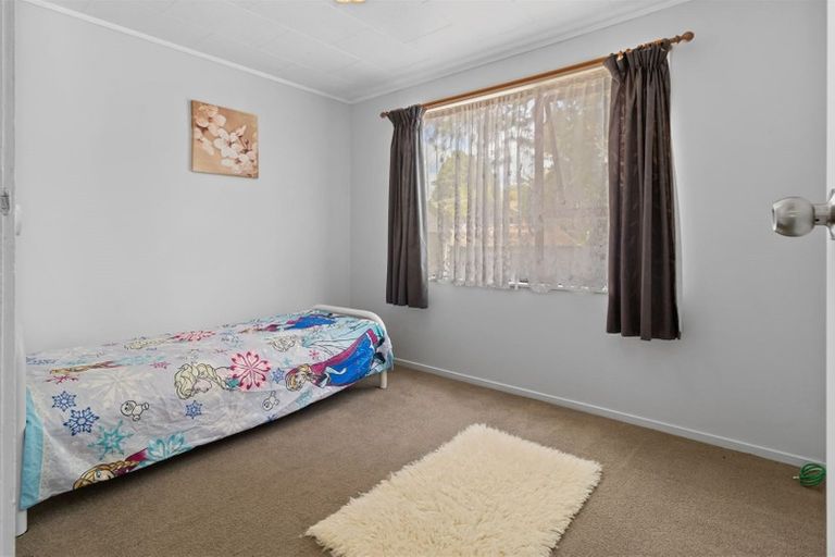 Photo of property in 29 Elizabeth Drive, West Harbour, Auckland, 0618