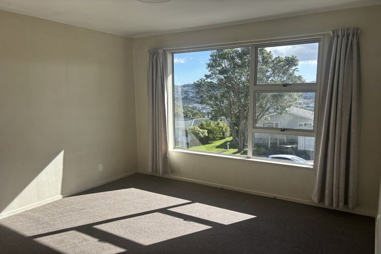 Photo of property in 91-91a Stewart Drive, Newlands, Wellington, 6037