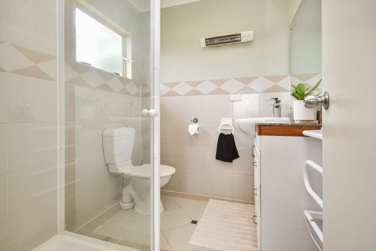 Photo of property in 20 Longview Rise, Massey, Auckland, 0614