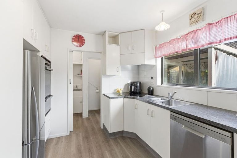Photo of property in 2/1 Karnak Crescent, Russley, Christchurch, 8042