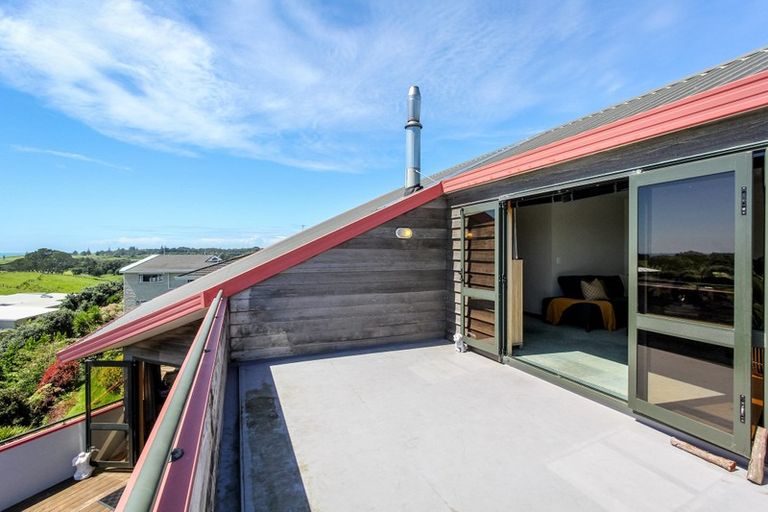 Photo of property in 3 Chatswood Grove, Fitzroy, New Plymouth, 4312