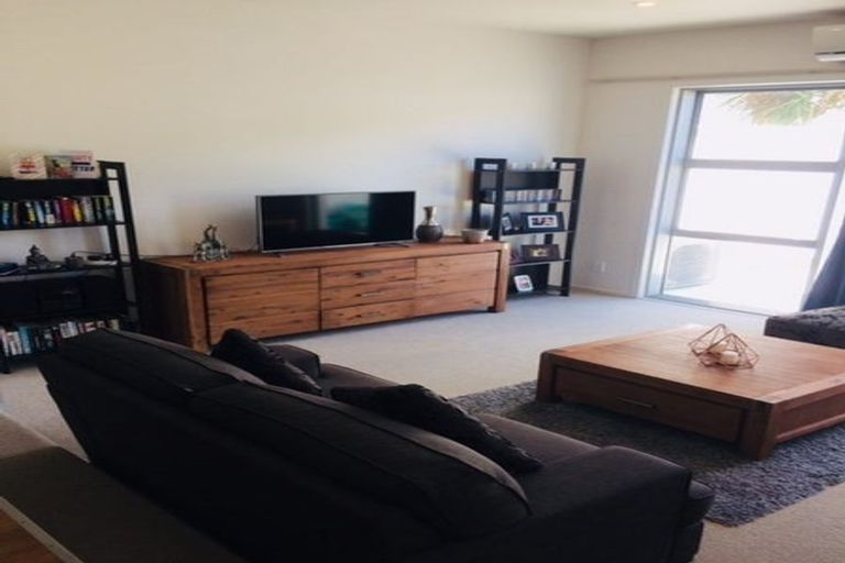 Photo of property in 10/32u Dr Taylor Terrace, Johnsonville, Wellington, 6037