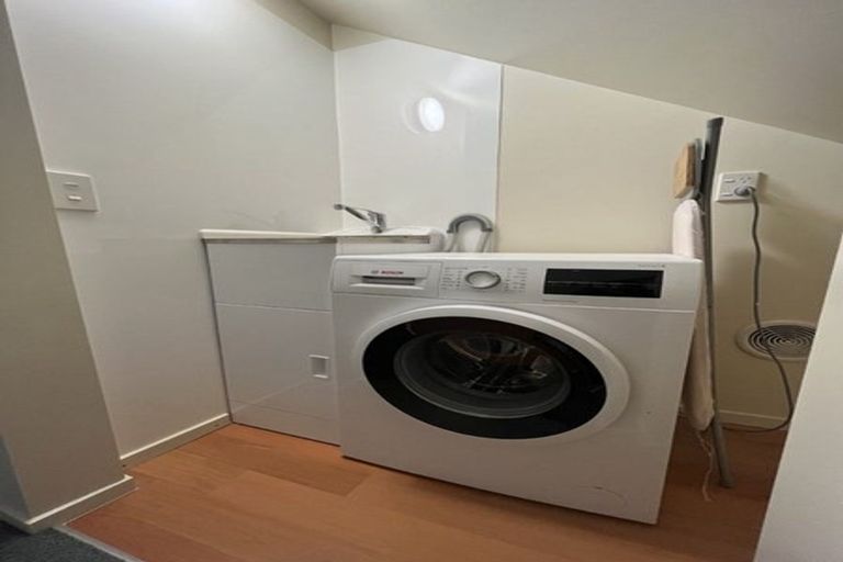 Photo of property in 72 Seaview Road, Paremata, Porirua, 5024