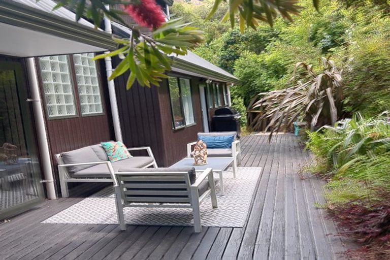 Photo of property in 16 Zephyr Terrace, Governors Bay, 8971