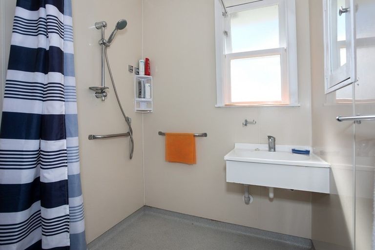 Photo of property in 1 Oaklea Avenue, Marton, 4710