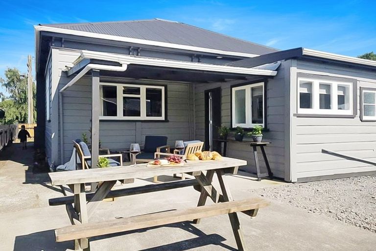 Photo of property in 10 Rira Street, Marton, 4710