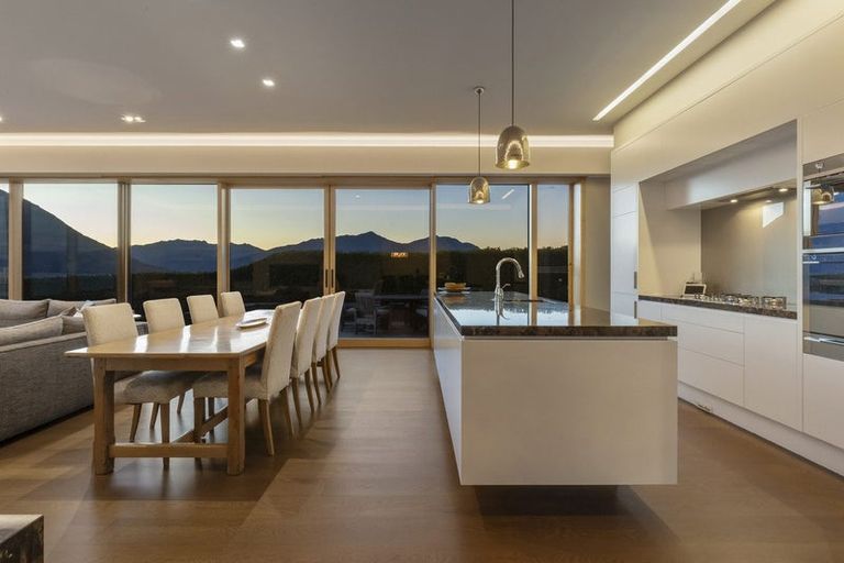 Photo of property in 10 Bluff View Terrace, Drift Bay, Queenstown, 9371