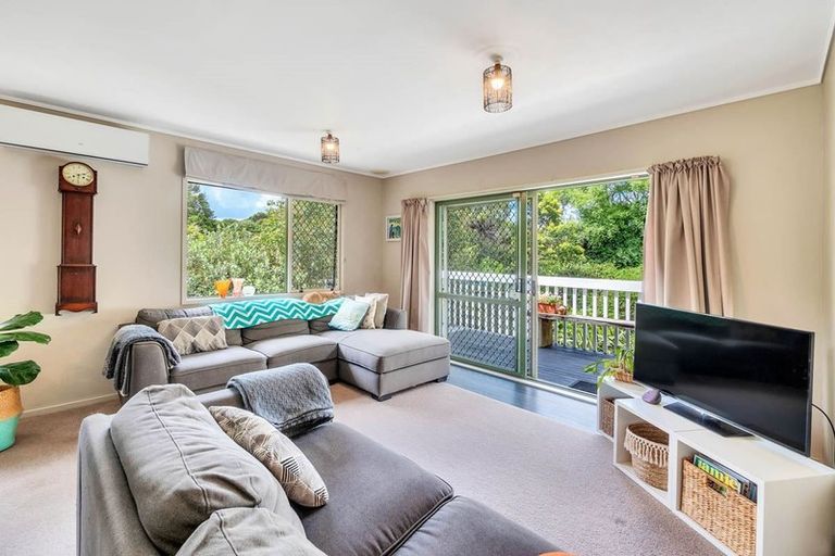 Photo of property in 44a Riserra Drive, Ranui, Auckland, 0612