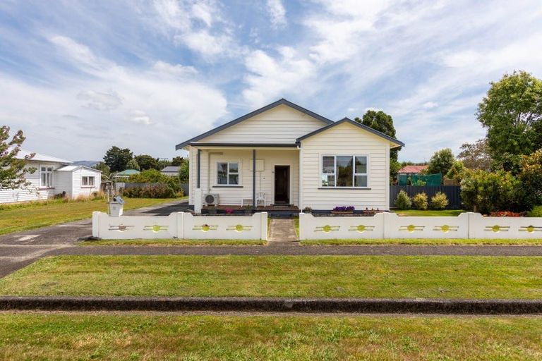 Photo of property in 37 Fox Street, Woodville, 4920