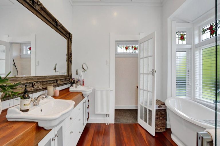 Photo of property in 500 Richmond Road, Lepperton, New Plymouth, 4373