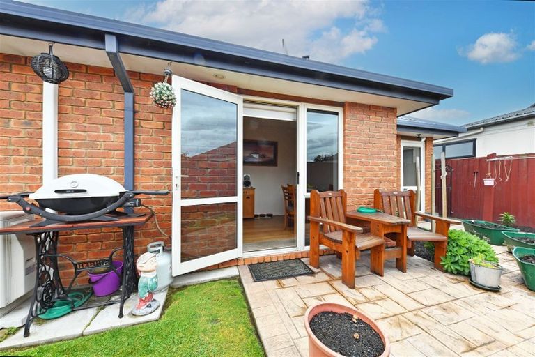 Photo of property in 19 Seymour Street, Hornby, Christchurch, 8042