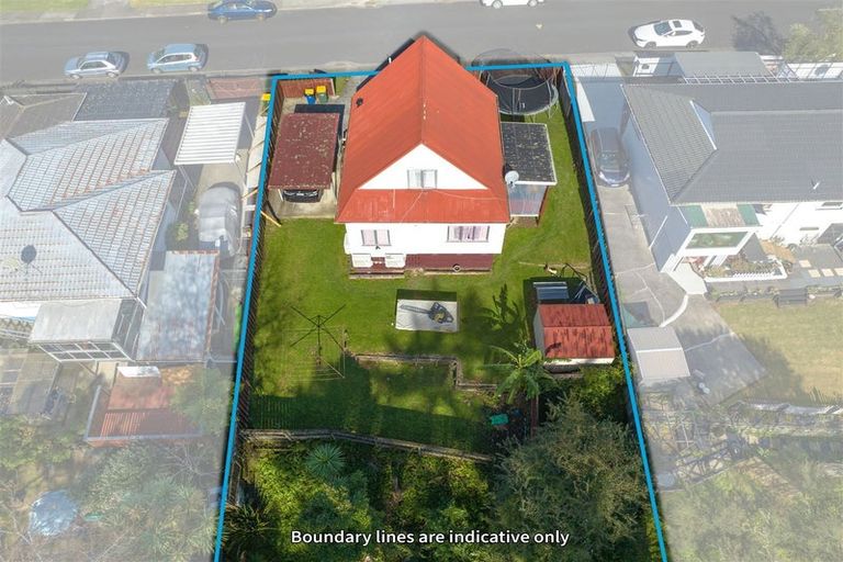 Photo of property in 68 Helena Street, Massey, Auckland, 0614