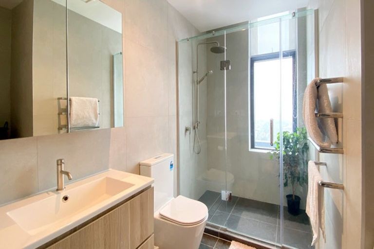 Photo of property in 1 Buscomb Avenue, Henderson, Auckland, 0610
