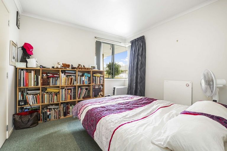 Photo of property in 23 Nobleman Place, Hamilton East, Hamilton, 3216