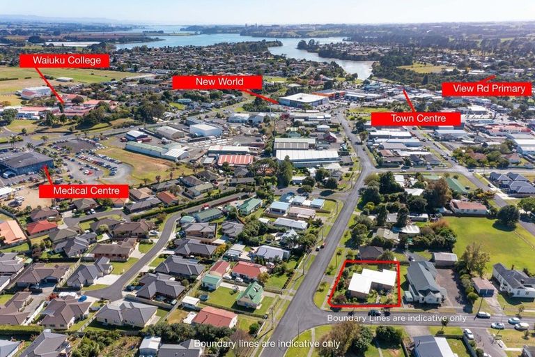 Photo of property in 2/17 Kent Street, Waiuku, 2123