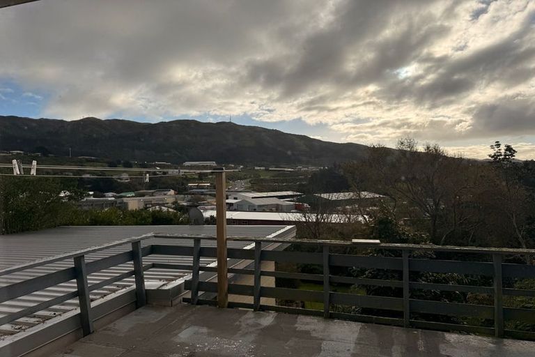 Photo of property in 87 Bell Street, Tawa, Wellington, 5028