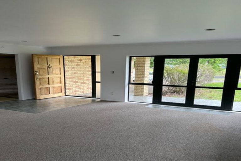 Photo of property in 51 Carisbrook Crescent, Papakura, 2110