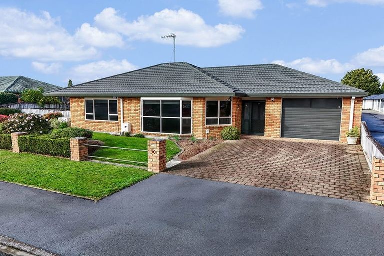 Photo of property in 41 Dalgliesh Avenue, Forest Lake, Hamilton, 3200