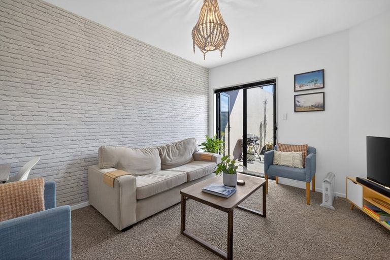 Photo of property in 16 Stoneyridge Close, Mount Pleasant, Christchurch, 8081